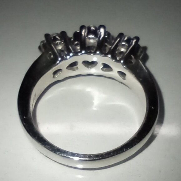 CLEARANCE!  14Kt White Gold Full-Carat White Diamond Flower Cluster Ring - Picture 6 of 6